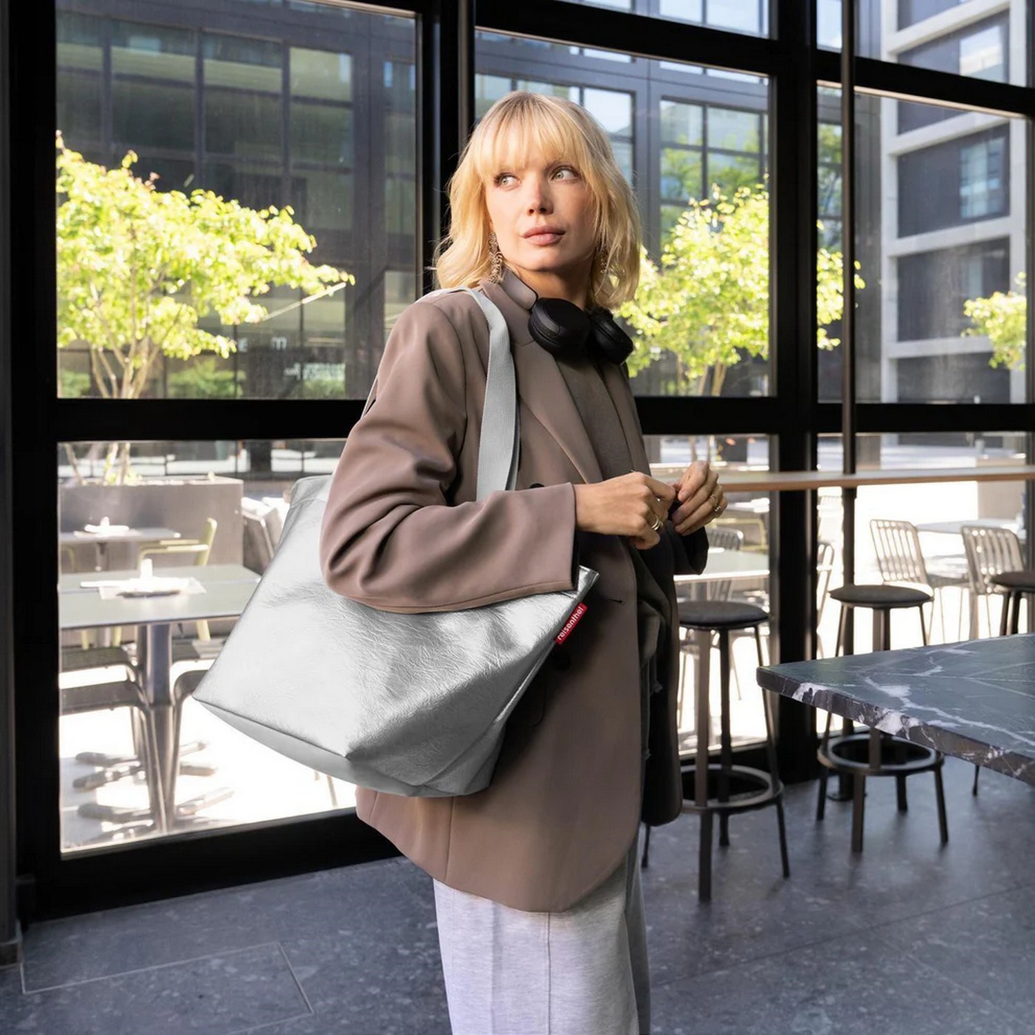 Taška přes rameno Reisenthel Shopper M silver crackle_0