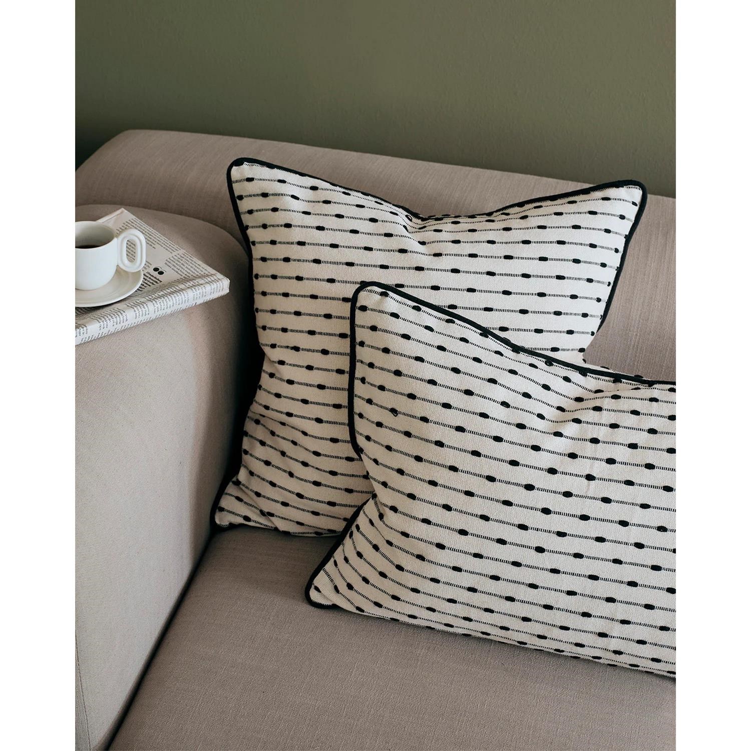 Povlak na polštář Broste SUE 40x60 cm bíločerný_0