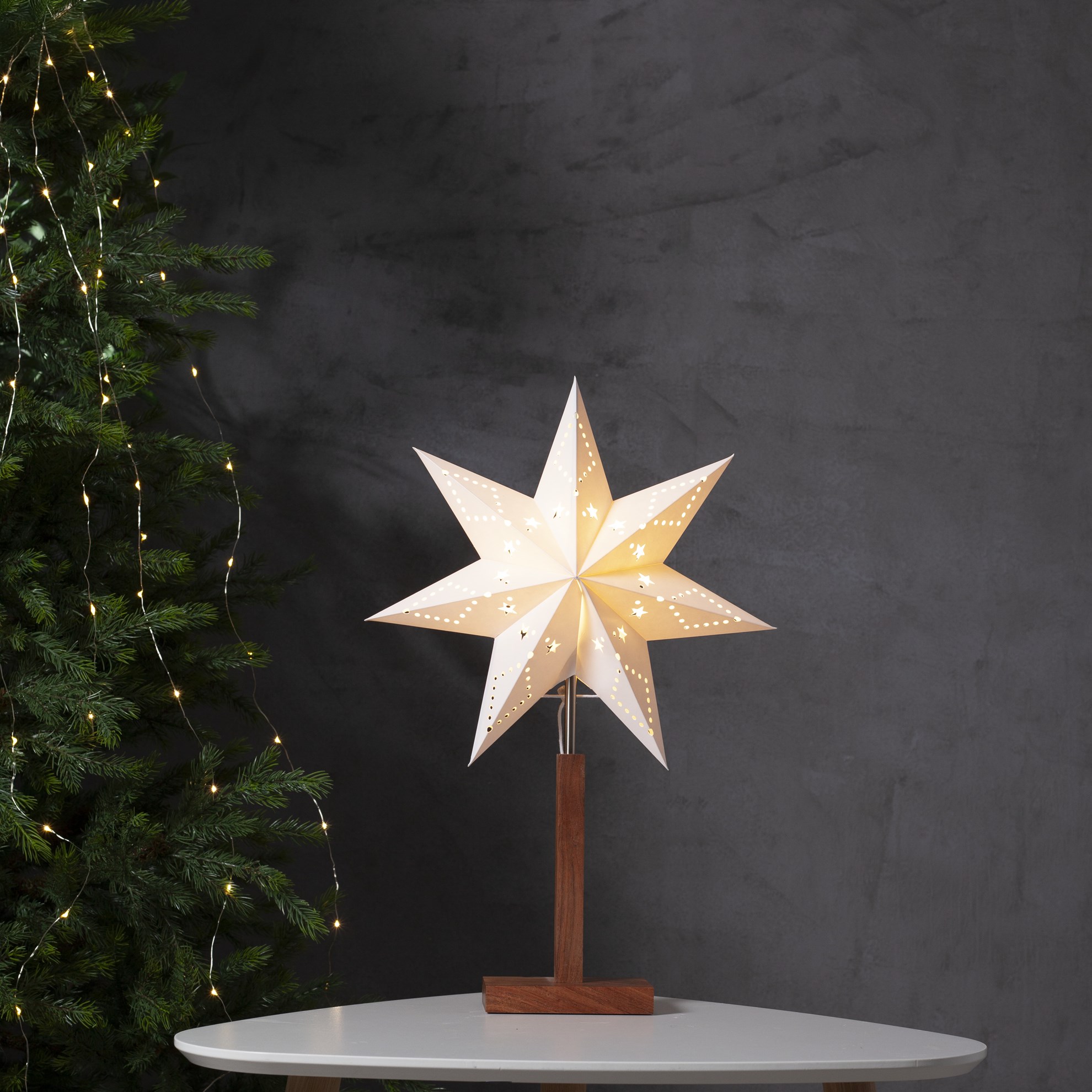 Papírová hvězda na dřevěném podstavci KARO V.55 cm_0